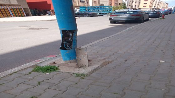 نداء عاجل إلى المسؤولين بشأن وضعية أعمدة الكهرباء المكشوفة في الرحمة