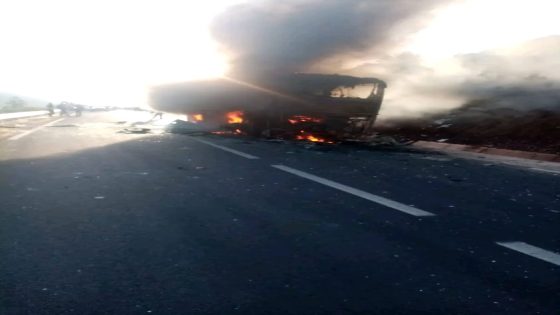 احتراق حافلة تقل عمالا في طريق عودتها من رحلة سياحية بين أفورار وبين الويدان.