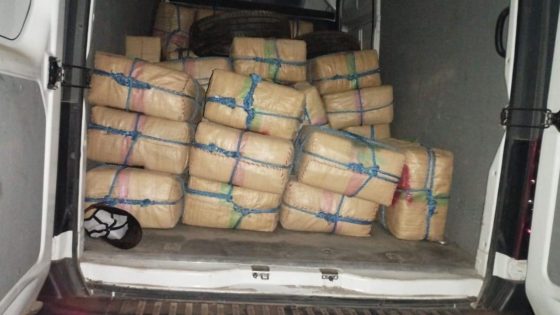 عناصر الدرك الملكي بالمركز الترابي للبير الجديد وبتنسيق مع فرق الدعم التابعة للقيادة الجهوية للدرك الملكي بالجديدة تتمكن من إحباط محاولة تهريب كميات ضخمة من المخدرات نحو الضفة الشمالية.