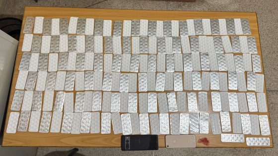 عناصر الشرطة بالأمن الإقليمي بسلا توقف سيدة للاشتباه في تورطها في قضية تتعلق بحيازة وترويج المخدرات والمؤثرات العقلية.