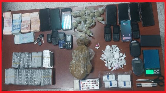 عناصر الشرطة بولاية أمن طنجة توقف ستة أشخاص للاشتباه في تورطهم في قضية تتعلق بحيازة وترويج المخدرات والمؤثرات العقلية.