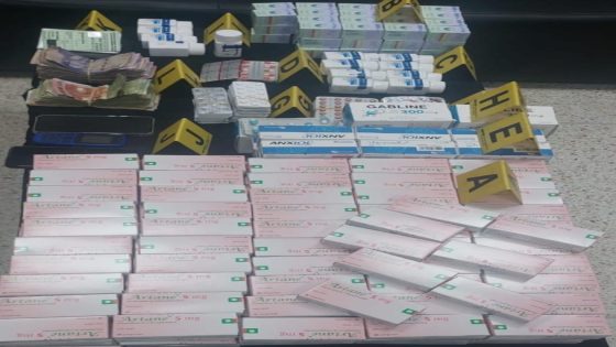 أمن طنجة يوقف شخصا للاشتباه في تورطه في قضية تتعلق بترويج المخدرات والمؤثرات العقلية.