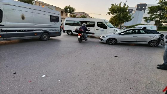حادث سير بين سيارة نقل السجناء ومركبة رباعية الدفع بطريق العوامة في طنجة دون إصابات طنجة.