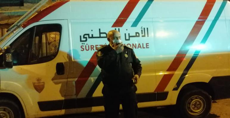 *الدار البيضاء .. مقدم شرطة يضطر لاستعمال سلاحه الوظيفي لتوقيف شخص عرض سلامة المواطنين وعناصر الشرطة لتهديد خطير*