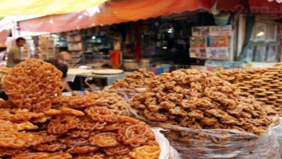 اكادير…. السلطات المختصة تمنع بيع حلويات الشباكية في الأسواق العشوائة في رمضان