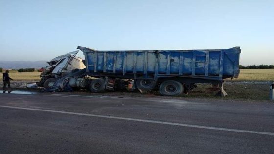 قصبة تادلة اقليم بني ملال : حادث سير خطير لشاحنة من الوزن الثقيل.