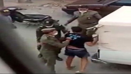 مراكش.. توقيف عنصرين من القوات المساعدة عن العمل بعد ظهورهما في فيديو يعنفان شخصا أثناء تطبيق حالة الطوارئ الصحية