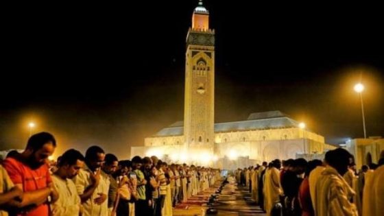 المغرب يقرر إغلاق المساجد خلال صلاتي العشاء والفجر في رمضان