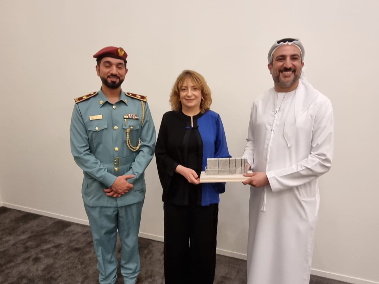 الاستاذة لمياء العبدلاوي بجامعة محمد الخامس تفوز بجائزة “ووتر فولز العالمية” المعنية بالتعليم الصحي، ويعتبر المغرب البلد العربي الوحيد المتوج بهذه الجائزة.