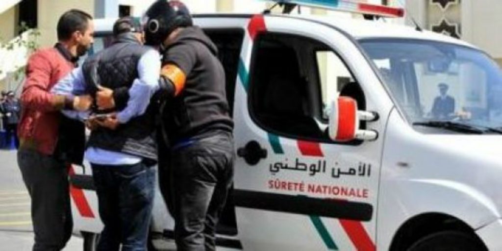 الدار البيضاء سيدي البرنوصي..إيقاف المشتبه فيه المتورط في إلحاق خسائر مادية بممتلكات الغير وتكسير عدد من السيارات الخاصة.