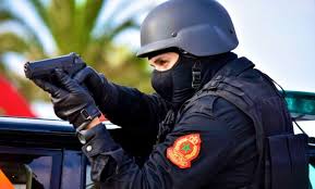 مولاي رشيد الدار البيضاء..موظف شرطة يظطر لاستعمال سلاحه الوظيفي بشكل تحذيري