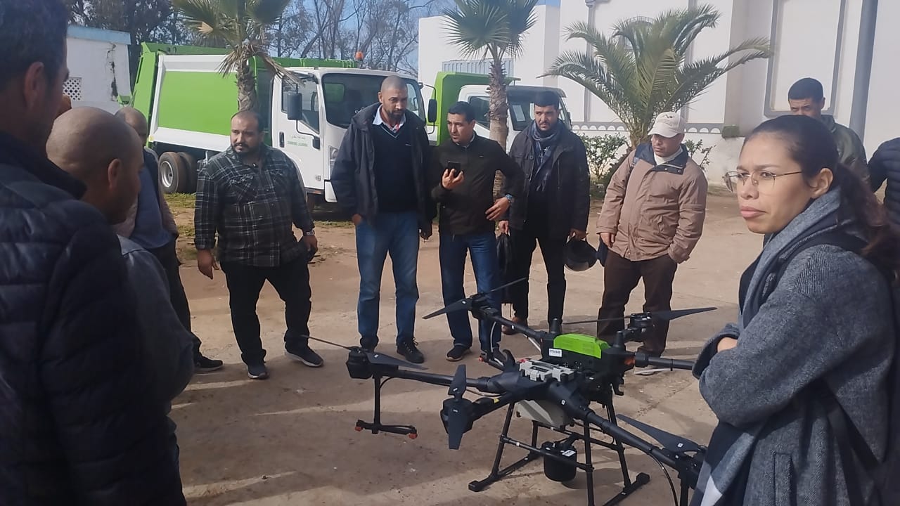 الغذيرة إقليم الجديدة/دورة تحسيسية لفائدة الفلاحين في رش المبيدات بواسطة طائرة بدون طيار(dron)