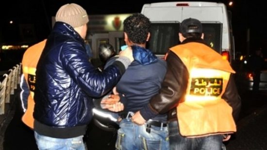 الدار البيضاء/توقيف أربعة أشخاص للاشتباه في تورطهم في قضية تتعلق بالسرقة باستعمال الكسر من داخل محلات تجارية