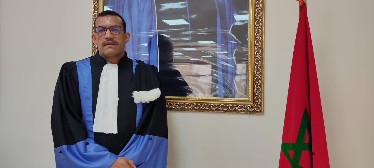 مكناس/عبد الحي ساسي رئيس الدائرة الأولى بمفوضية الشرطة بويسلان يحصل على شهادة الدكتوراه بميزة مشرف جدا مع توصية بالطبع