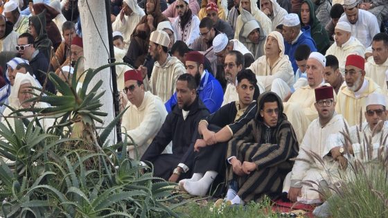 ” الكارة تتوشح بالروحانية في صلاة عيد الفطر المهيبة”