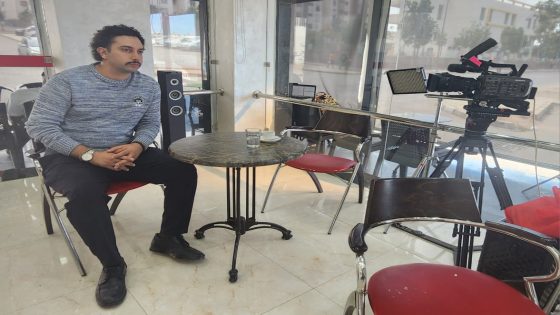 الممثل وليد ولهي في كواليس تصوير برنامج “مداولة” على القناة الأولى المغربية