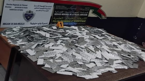 المصالح الأمنية للناظور تفتح بحثا قضائيا لتحديد ظروف وملابسات إحباط محاولة تهريب أقراص مخدرة من نوع ريفوتريل بمركز باب مليلية.