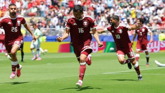 قطر تنتزع أول نقطة لها في كأس العالم بتعادل مثير 1-1 مع منتخب سويسري