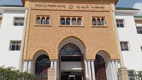 وكيل الملك بالقصر الكبير يشدد الخناق على الجريمة.. إجراءات قضائية حازمة في قضية محاولة سرقة دراجة نارية والاعتداء بالسلاح الأبيض