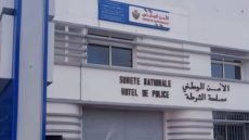 توقيف 5 أشخاص بالدار البيضاء للاشتباه في الشغب الرياضي وحيازة أسلحة بيضاء وسلاح حارق.
